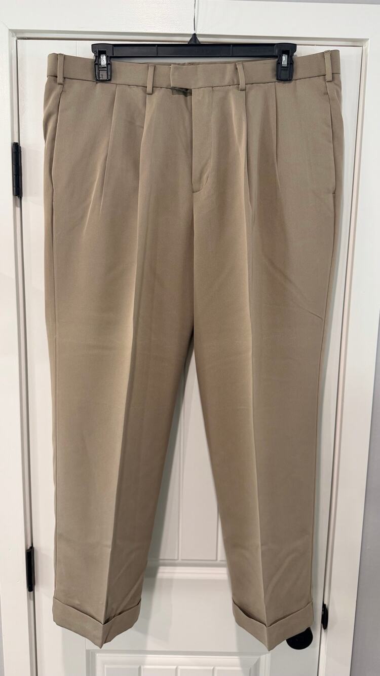 Men's Dockers Signature Stain Defender Slim-Fit Khaki Pants Size 40W/29L